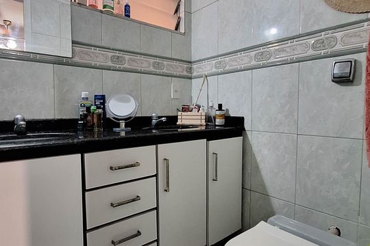 Banheiro da Suíte 1 de apartamento à venda com 3 quartos, 85m² em Icaraí, Niterói