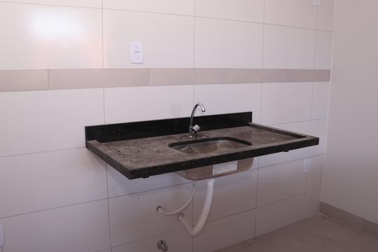 Sala -Cozinha de casa para alugar com 1 quarto, 40m² em Residencial Santa Luzia, Aparecida de Goiânia