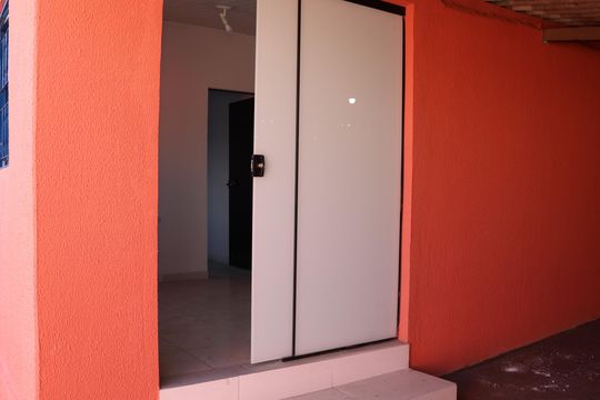 Área externa de casa para alugar com 2 quartos, 100m² em Residencial Santa Luzia, Aparecida de Goiânia