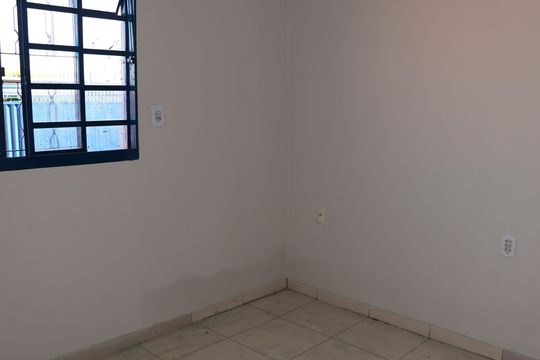 Studio de casa para alugar com 2 quartos, 100m² em Residencial Santa Luzia, Aparecida de Goiânia