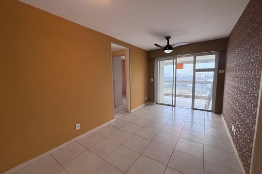 Sala de apartamento para alugar com 2 quartos, 75m² em Recreio dos Bandeirantes, Rio de Janeiro