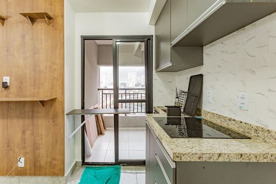 Cozinha de apartamento para alugar com 2 quartos, 33m² em Vila Nair, São Paulo