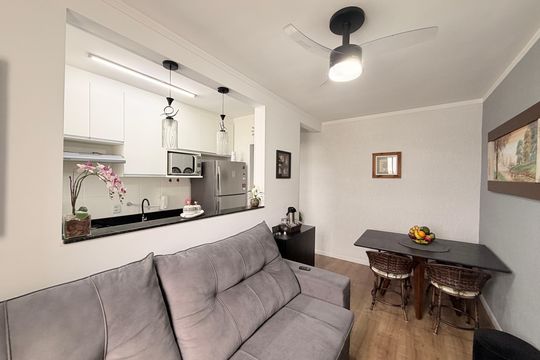 Sala de apartamento à venda com 2 quartos, 52m² em Gramadão, Jundiaí