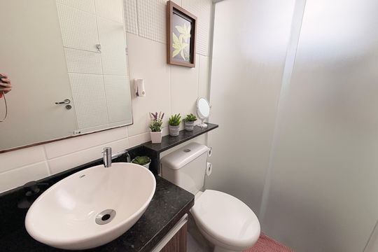 Banheiro Social de apartamento à venda com 2 quartos, 52m² em Gramadão, Jundiaí