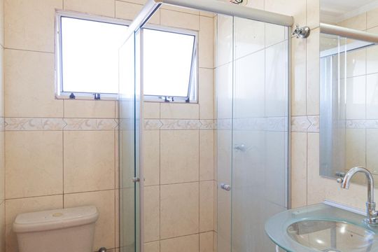 Banheiro de apartamento para alugar com 2 quartos, 64m² em Portal D’oeste, Osasco