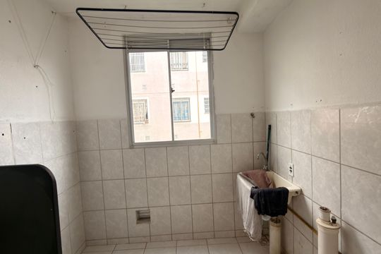 Área de serviço de apartamento para alugar com 2 quartos, 70m² em Parque Fluminense, Duque de Caxias