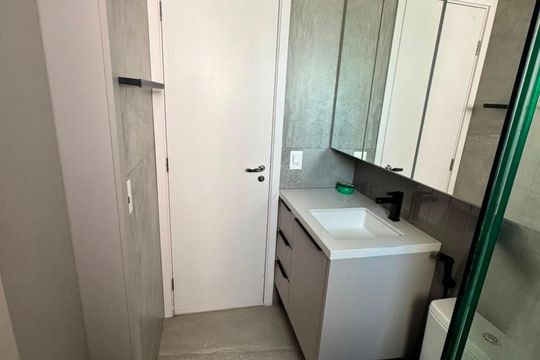 Banheiro de apartamento à venda com 3 quartos, 106m² em Vila Anastácio, São Paulo