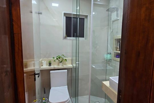 Banheiro de apartamento para alugar com 2 quartos, 70m² em Nova Gerti, São Caetano do Sul