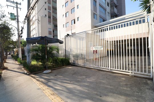 Fachada de apartamento para alugar com 2 quartos, 48m² em Parque Industrial Tomas Edson, São Paulo