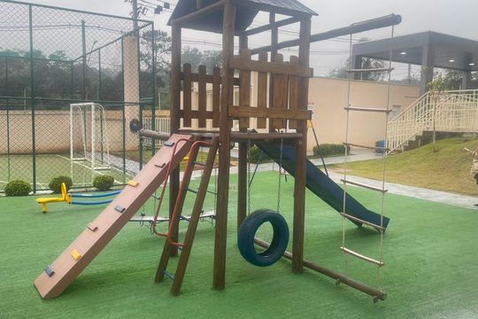 Parquinho infantil de apartamento para alugar com 2 quartos, 47m² em Granja Viana, Cotia