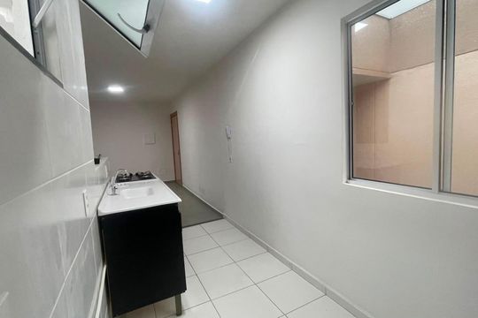 Cozinha e Área de Serviço de apartamento para alugar com 2 quartos, 47m² em Granja Viana, Cotia