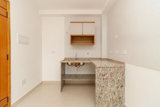 Cozinha de apartamento para alugar com 2 quartos, 42m² em Vila Germinal, São Paulo