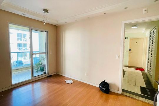 Sala de apartamento para alugar com 2 quartos, 50m² em Jardim Santa Izabel, Cotia