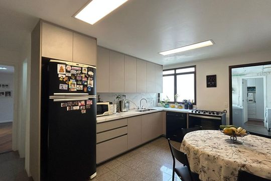 Cozinha de apartamento à venda com 4 quartos, 174m² em Campo Belo, São Paulo