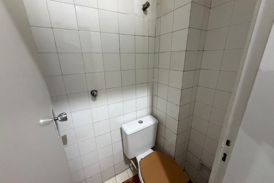 Banheiro de apartamento à venda com 2 quartos, 76m² em Centro, Belo Horizonte