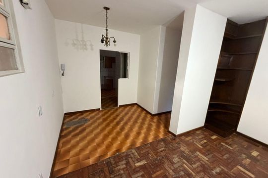 Apartamento à venda com 2 quartos, 76m² em Centro, Belo Horizonte
