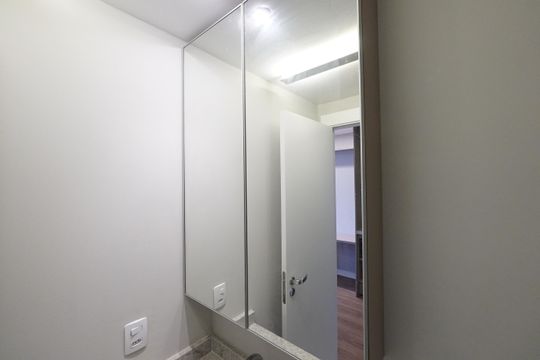 Banheiro de kitnet/studio para alugar com 1 quarto, 24m² em Vila Mariana, São Paulo