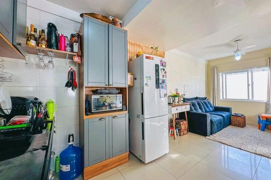 Cozinha de casa de condomínio à venda com 2 quartos, 110m² em Fátima, Canoas