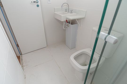 Banheiro de kitnet/studio para alugar com 1 quarto, 27m² em Bela Vista, São Paulo