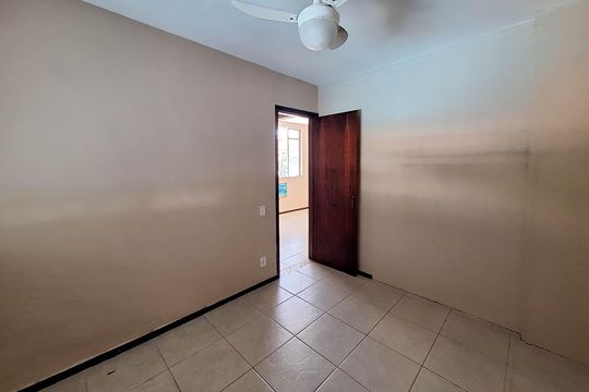 Quarto 1 de apartamento para alugar com 2 quartos, 50m² em Engenhoca, Niterói