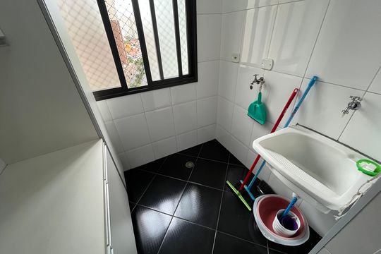 Área de Serviço de apartamento para alugar com 2 quartos, 68m² em Jardim Maria Rosa, Taboão da Serra
