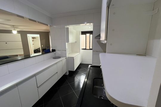 Cozinha de apartamento para alugar com 2 quartos, 68m² em Jardim Maria Rosa, Taboão da Serra