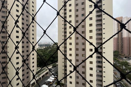 Apartamento para alugar com 2 quartos, 68m² em Jardim Maria Rosa, Taboão da Serra
