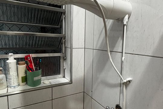 Banheiro de casa à venda com 2 quartos, 165m² em Parque Erasmo Assunção, Santo André