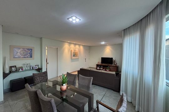 Apartamento à venda com 4 quartos, 122m² em Nova Floresta, Belo Horizonte