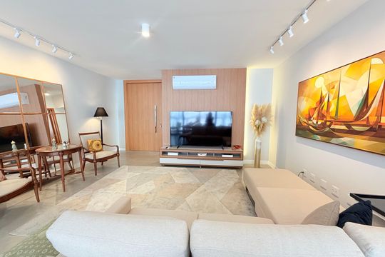 Apartamento para alugar com 4 quartos, 250m² em Centro, Juiz de Fora