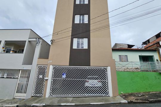 Fachada de apartamento para alugar com 2 quartos, 50m² em Jardim Guiomar, Carapicuíba