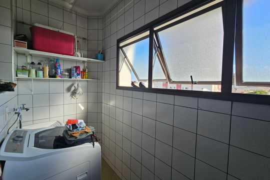 Área de serviço de apartamento à venda com 3 quartos, 106m² em Vila Valparaíso, Santo André