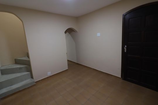Sala de casa para alugar com 4 quartos, 172m² em Vila Osasco, Osasco