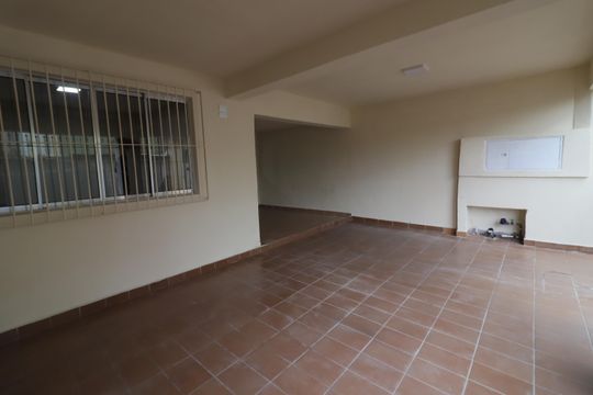 Garagem de casa para alugar com 4 quartos, 172m² em Vila Osasco, Osasco