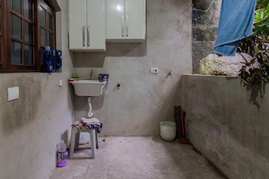 Área de serviço de casa para alugar com 3 quartos, 320m² em Vila São Francisco, Mauá