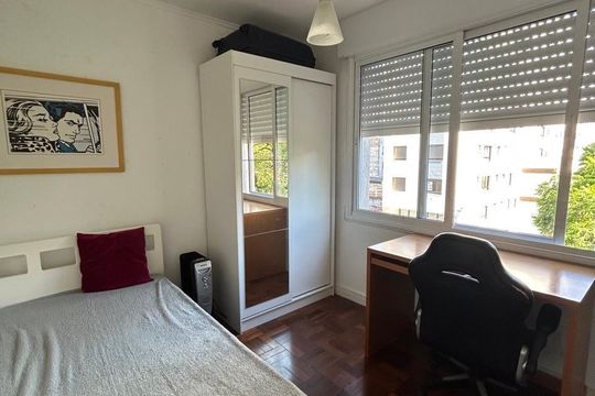 Quarto de apartamento para alugar com 2 quartos, 86m² em Auxiliadora, Porto Alegre
