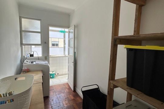 Área de serviço de apartamento para alugar com 2 quartos, 86m² em Auxiliadora, Porto Alegre