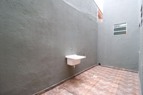 Área de Serviço de apartamento para alugar com 2 quartos, 45m² em Jardim Ipanema, Uberlândia