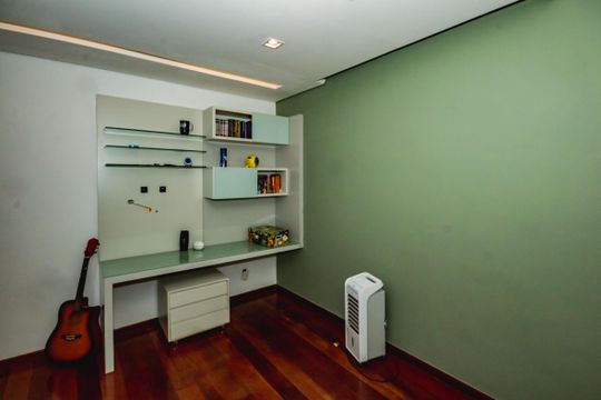 Casa à venda com 6 quartos, 211m² em Céu Azul, Belo Horizonte