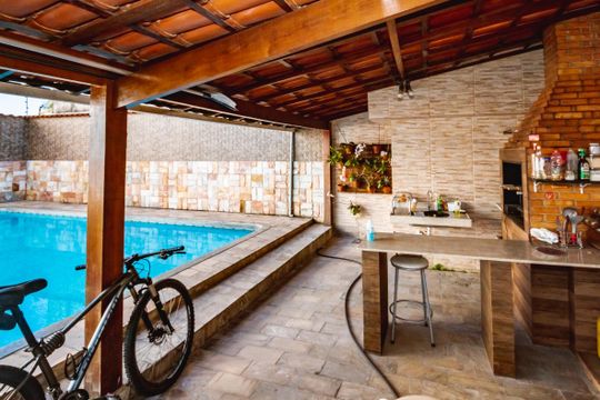 Casa à venda com 6 quartos, 211m² em Céu Azul, Belo Horizonte