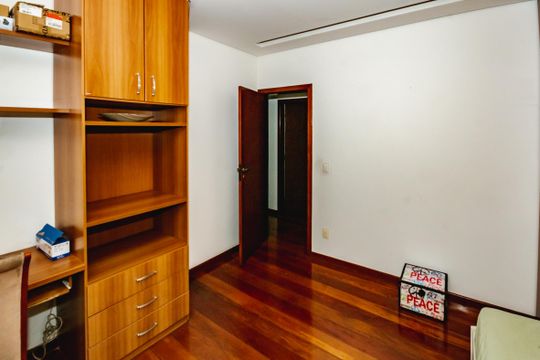 Casa à venda com 6 quartos, 211m² em Céu Azul, Belo Horizonte