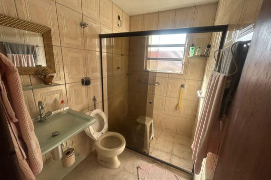 Banheiro de casa para alugar com 2 quartos, 60m² em Piedade, Rio de Janeiro