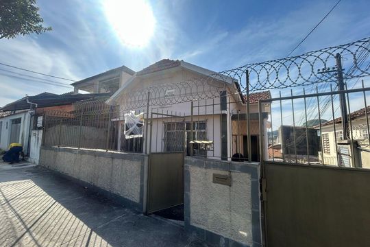 Fachada de casa para alugar com 2 quartos, 60m² em Piedade, Rio de Janeiro