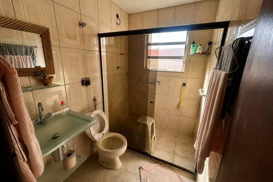Banheiro de casa para alugar com 2 quartos, 60m² em Piedade, Rio de Janeiro