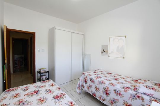 Quarto 1 de casa à venda com 5 quartos, 380m² em Alto dos Pinheiros, Belo Horizonte