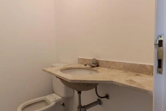 Banheiro de apartamento para alugar com 3 quartos, 130m² em Pinheiros, São Paulo