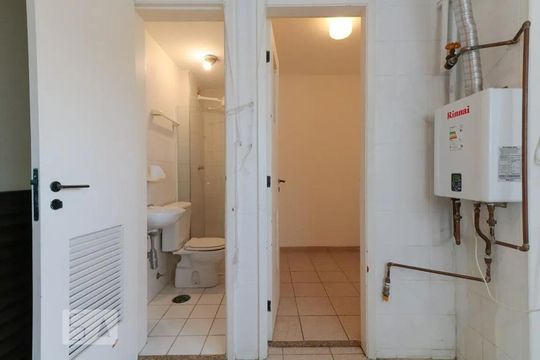 Área de serviço de apartamento para alugar com 3 quartos, 130m² em Pinheiros, São Paulo