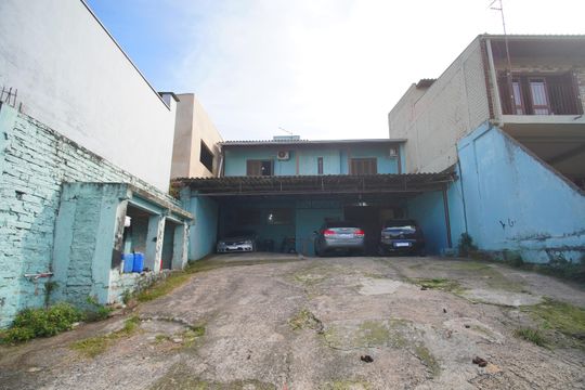 Quintal de casa à venda com 3 quartos, 700m² em Rondônia, Novo Hamburgo