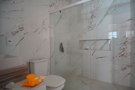 Banheiro 1 de casa à venda com 3 quartos, 700m² em Rondônia, Novo Hamburgo