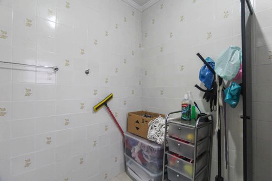 Banheiro de casa para alugar com 4 quartos, 300m² em Parque Santo Eduardo, São Paulo